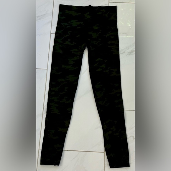 Spanx Leggings Womens Medium Look At Me Now High Rise Shaping Green Camo - Picture 3 of 4